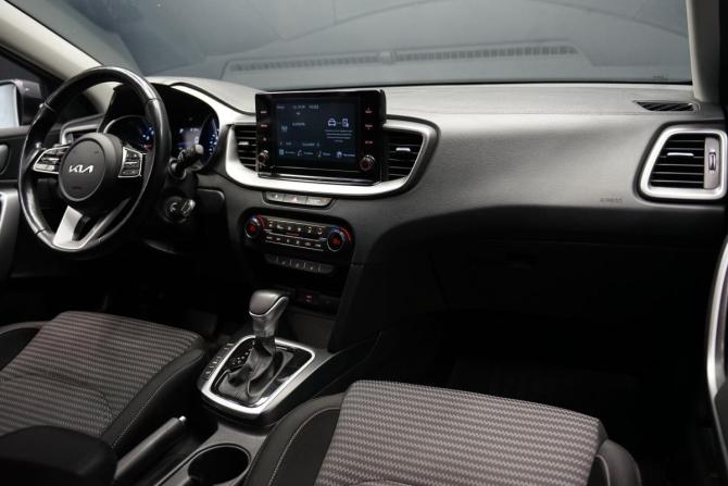 Kia Ceed III Рестайлинг с пробегом 2021 года, цена 1 990 000 рублей, 138000 км, универсал, Автокод Объявления