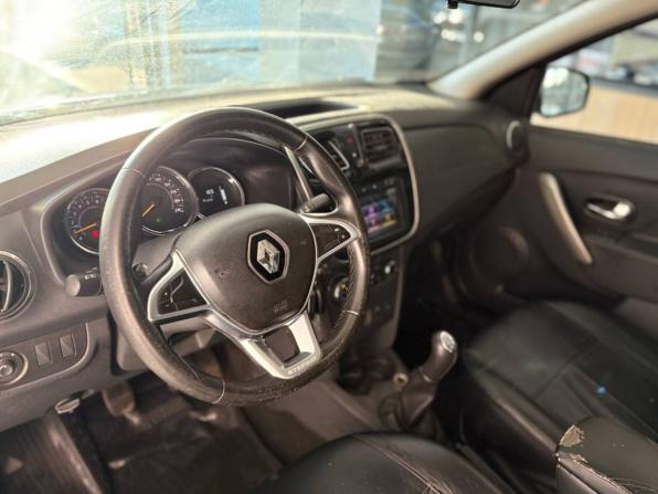 Renault Logan II Рестайлинг с пробегом 2019 года, цена 1 099 000 рублей, 133247 км, седан, Автокод Объявления