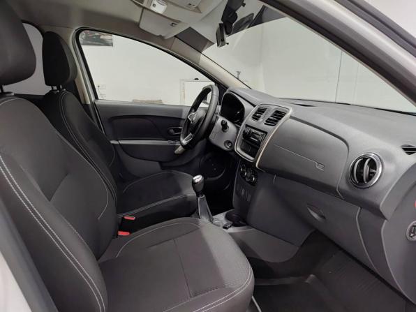 Renault Logan II Рестайлинг с пробегом 2021 года, цена 1 005 000 рублей, 64522 км, седан, Автокод Объявления