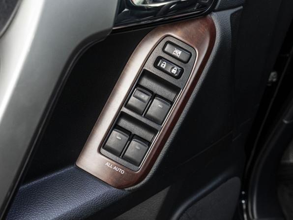 Toyota Land Cruiser Prado 150 Series Рестайлинг 1 с пробегом 2016 года, цена 4 799 000 рублей, 130387 км, внедорожник, Автокод Объявления