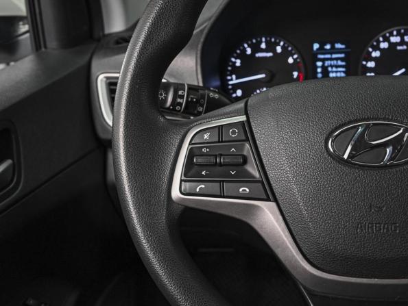 Hyundai Solaris II с пробегом 2018 года, цена 1 299 000 рублей, 127433 км, седан, Автокод Объявления