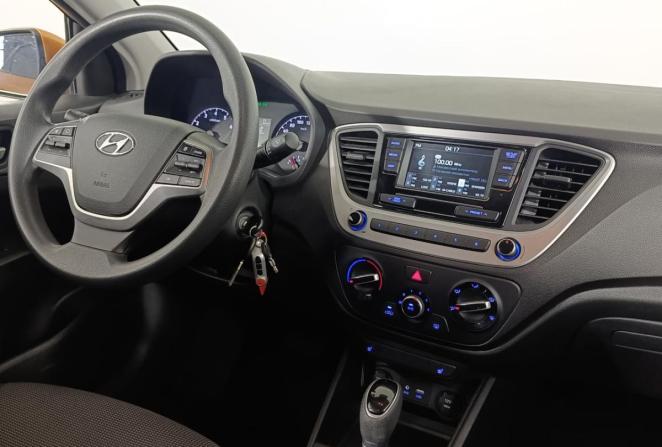 Hyundai Solaris I Рестайлинг с пробегом 2017 года, цена 1 320 000 рублей, 89605 км, седан, Автокод Объявления