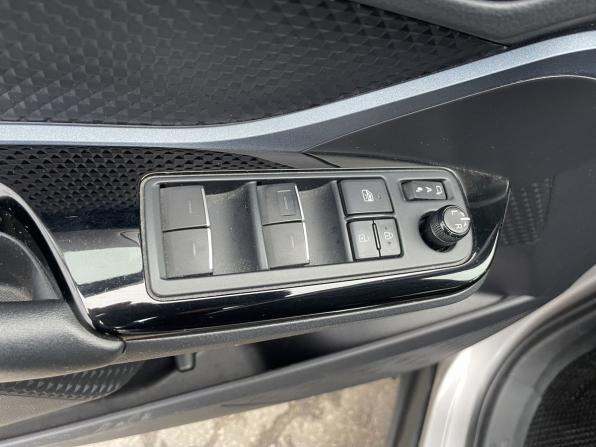 Toyota C-HR I с пробегом 2019 года, цена 2 239 000 рублей, 105216 км, внедорожник, Автокод Объявления