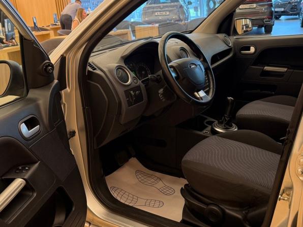 Ford Fusion I Рестайлинг с пробегом 2008 года, цена 298 000 рублей, 259049 км, хэтчбек, Автокод Объявления