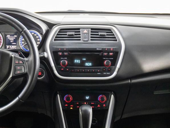 Suzuki SX4 II (S-Cross) с пробегом 2014 года, цена 1 100 000 рублей, 200467 км, хэтчбек, Автокод Объявления