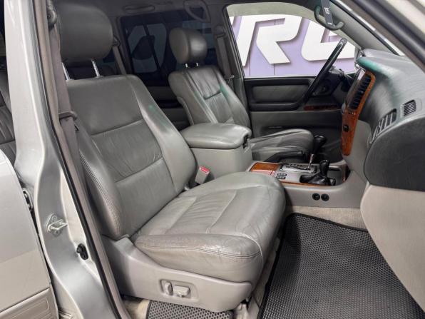Toyota Land Cruiser 100 Series Рестайлинг 2 с пробегом 2005 года, цена 2 899 000 рублей, 240000 км, внедорожник, Автокод Объявления