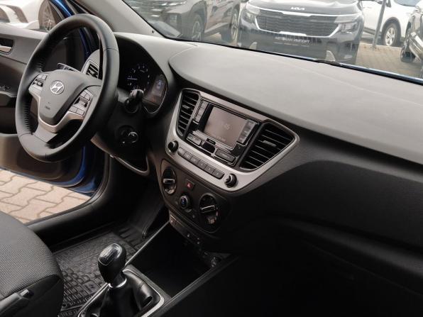 Hyundai Solaris II с пробегом 2017 года, цена 1 014 000 рублей, 171000 км, седан, Автокод Объявления