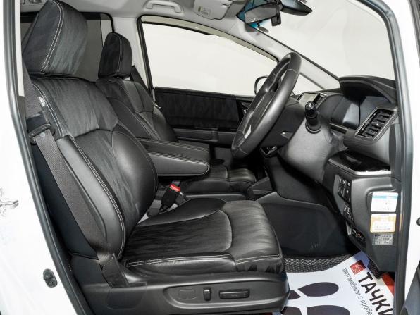 Honda Odyssey V Рестайлинг с пробегом 2018 года, цена 2 500 000 рублей, 56472 км, минивэн, Автокод Объявления