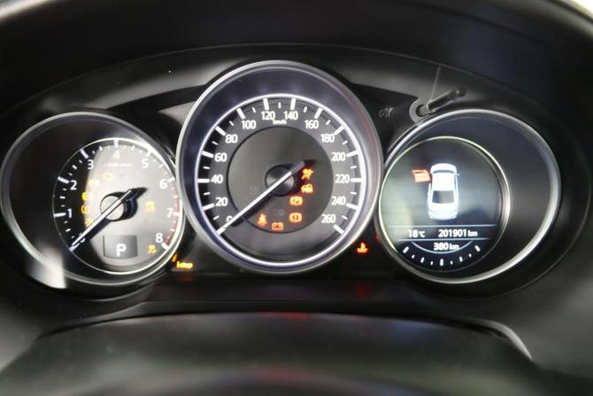 Mazda 6 III (GJ) Рестайлинг с пробегом 2017 года, цена 1 719 990 рублей, 201732 км, седан, Автокод Объявления