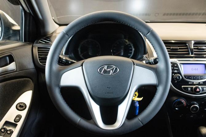 Hyundai Solaris I с пробегом 2013 года, цена 919 000 рублей, 157295 км, седан, Автокод Объявления