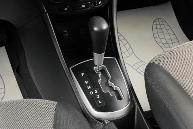 Hyundai Solaris I с пробегом 2013 года, цена 899 000 рублей, 175600 км, седан, Автокод Объявления