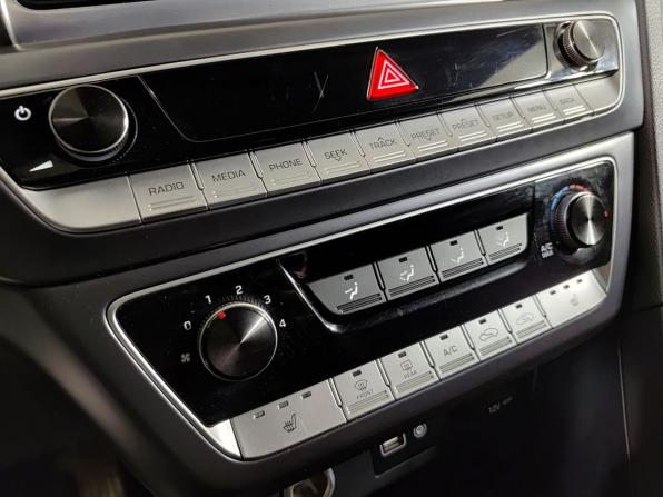 Hyundai Sonata VII (LF) Рестайлинг с пробегом 2019 года, цена 1 490 000 рублей, 195000 км, седан, Автокод Объявления