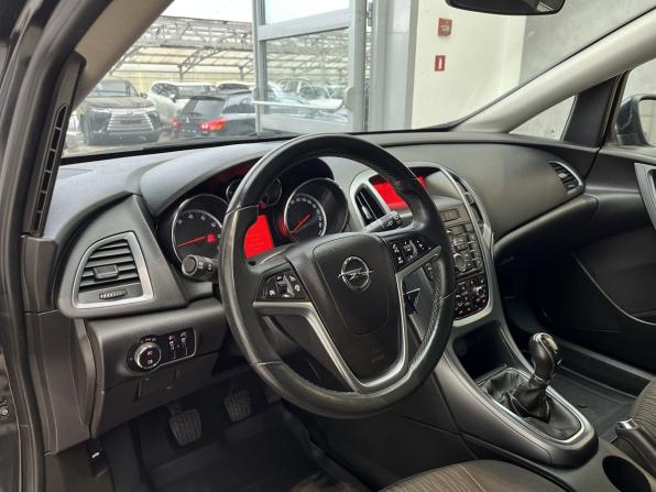 Opel Astra J Рестайлинг с пробегом 2012 года, цена 675 000 рублей, 153246 км, универсал, Автокод Объявления