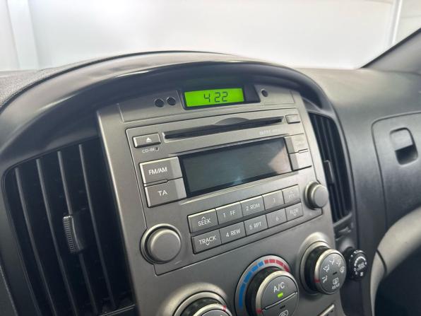 Hyundai H-1 II с пробегом 2012 года, цена 1 499 000 рублей, 223000 км, минивэн, Автокод Объявления