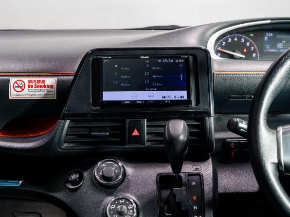 Toyota Sienta II Рестайлинг с пробегом 2020 года, цена 1 360 000 рублей, 125870 км, компактвэн, Автокод Объявления