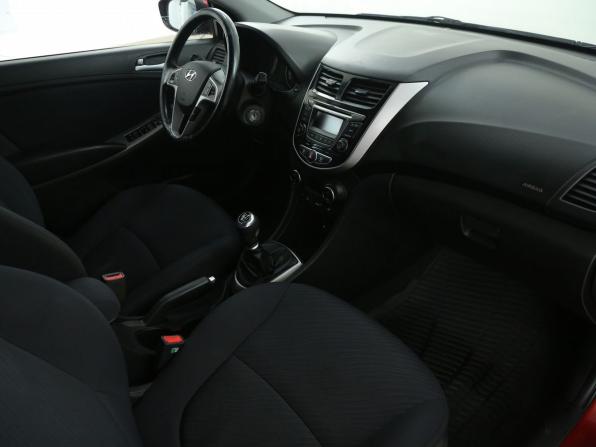 Hyundai Solaris I Рестайлинг с пробегом 2014 года, цена 700 000 рублей, 164000 км, седан, Автокод Объявления