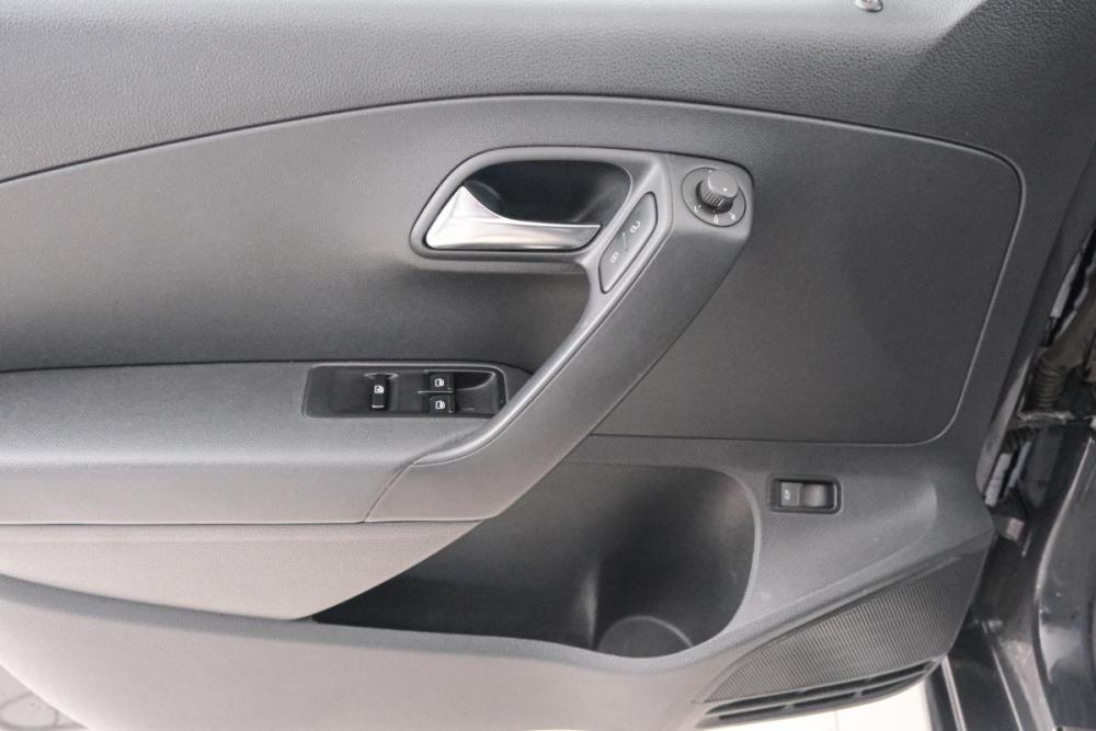 Volkswagen Polo V Рестайлинг Красноярск  - изображение 20
