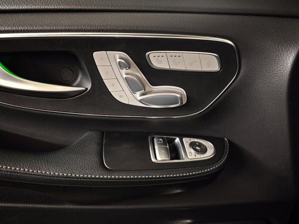 Mercedes-Benz V-Класс III (W447) Рестайлинг 2 с пробегом 2024 года, цена 10 600 000 рублей, 52428 км, минивэн, Автокод Объявления