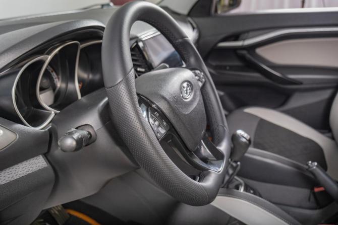 Lada (ВАЗ) Vesta I с пробегом 2018 года, цена 1 279 000 рублей, 127300 км, седан, Автокод Объявления