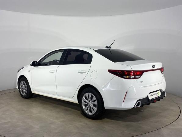 Kia Rio IV Рестайлинг с пробегом 2020 года, цена 1 579 000 рублей, 22111 км, седан, Автокод Объявления