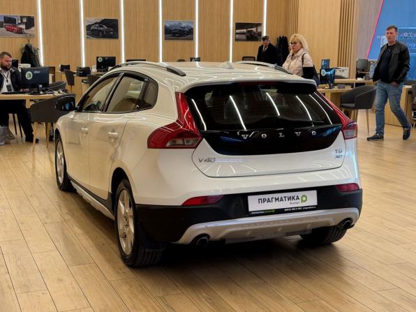 Volvo V40 Cross Country I с пробегом 2013 года, цена 1 138 000 рублей, 249000 км, хэтчбек, Автокод Объявления