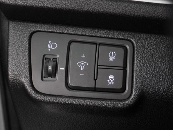 Hyundai Solaris II с пробегом 2017 года, цена 1 029 000 рублей, 165368 км, седан, Автокод Объявления