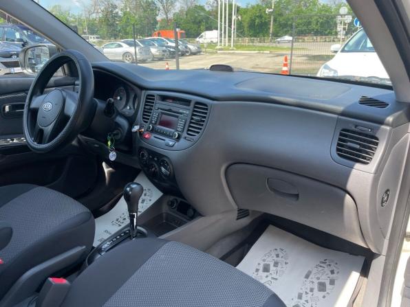 Kia Rio II Рестайлинг с пробегом 2010 года, цена 620 000 рублей, 126000 км, хэтчбек, Автокод Объявления