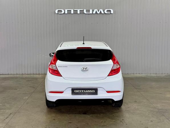 Hyundai Solaris I Рестайлинг с пробегом 2016 года, цена 997 000 рублей, 153000 км, хэтчбек, Автокод Объявления