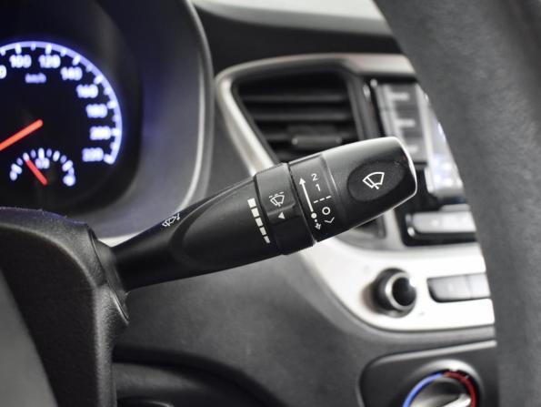 Hyundai Solaris II с пробегом 2017 года, цена 1 040 100 рублей, 90010 км, седан, Автокод Объявления