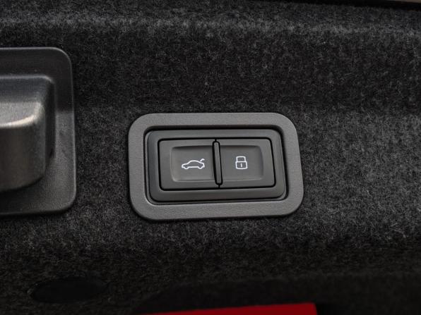 Audi A6 V (C8) с пробегом 2020 года, цена 4 500 000 рублей, 96104 км, седан, Автокод Объявления