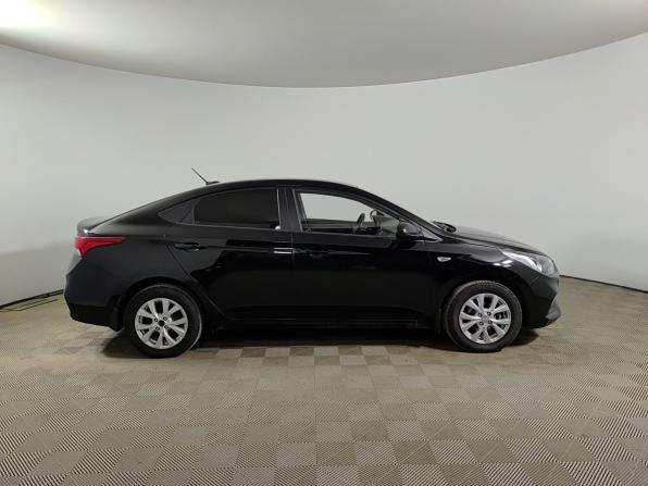 Hyundai Solaris II с пробегом 2018 года, цена 1 030 000 рублей, 169079 км, седан, Автокод Объявления