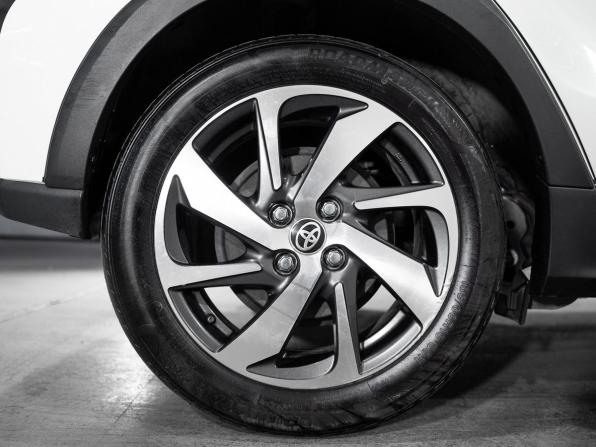 Toyota Aqua I Рестайлинг 2 с пробегом 2017 года, цена 1 329 500 рублей, 75357 км, хэтчбек, Автокод Объявления