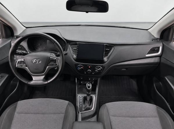 Hyundai Solaris II с пробегом 2017 года, цена 1 299 500 рублей, 140041 км, седан, Автокод Объявления