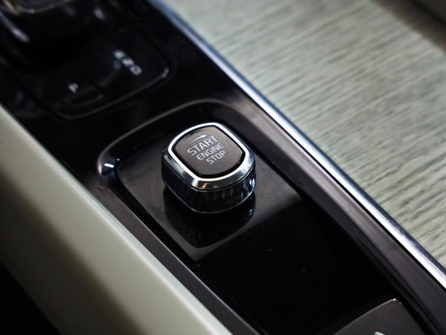 Volvo XC60 II Рестайлинг Санкт-Петербург  - изображение 25