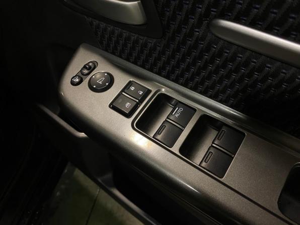 Honda Stepwgn V с пробегом 2015 года, цена 2 040 000 рублей, 100063 км, минивэн, Автокод Объявления