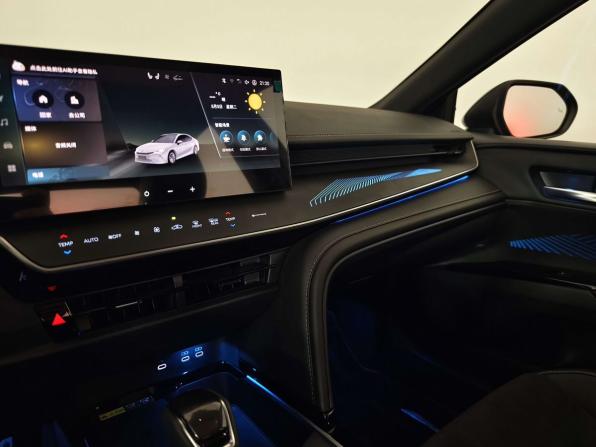 Toyota Camry IX (XV80) China Market с пробегом 2026 года, цена 4 990 000 рублей, 52 км, седан, Автокод Объявления