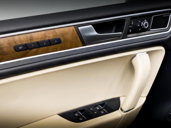 Volkswagen Touareg II с пробегом 2012 года, цена 3 200 000 рублей, 135005 км, внедорожник, Автокод Объявления
