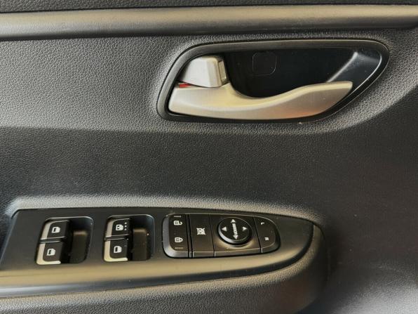 Kia Rio IV с пробегом 2018 года, цена 1 185 000 рублей, 213105 км, хэтчбек, Автокод Объявления