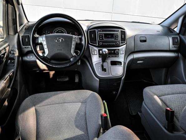 Hyundai H-1 II Рестайлинг 2 с пробегом 2019 года, цена 2 739 000 рублей, 97908 км, минивэн, Автокод Объявления