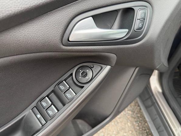 Ford Focus III Рестайлинг с пробегом 2015 года, цена 875 000 рублей, 170000 км, хэтчбек, Автокод Объявления