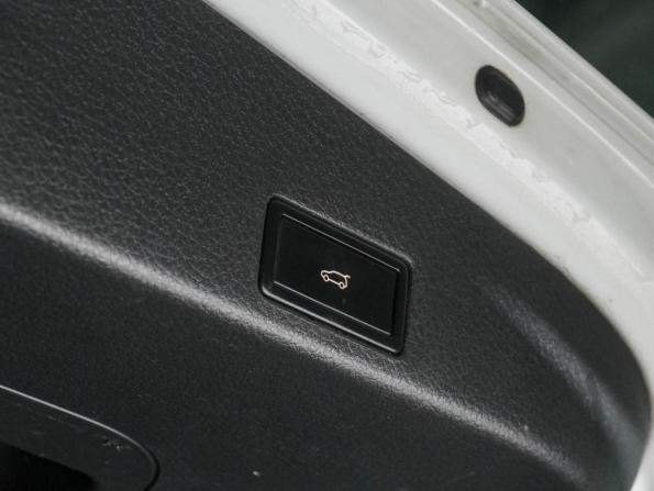 Volkswagen Touareg II с пробегом 2014 года, цена 2 399 000 рублей, 298518 км, внедорожник, Автокод Объявления
