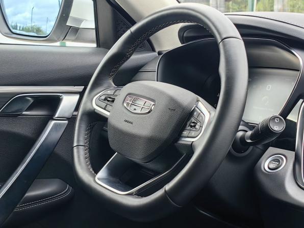 Geely Atlas Pro с пробегом 2023 года, цена 2 169 000 рублей, 45600 км, внедорожник, Автокод Объявления
