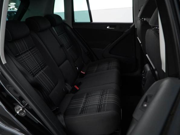 Volkswagen Tiguan I Рестайлинг с пробегом 2015 года, цена 1 449 077 рублей, 214613 км, внедорожник, Автокод Объявления