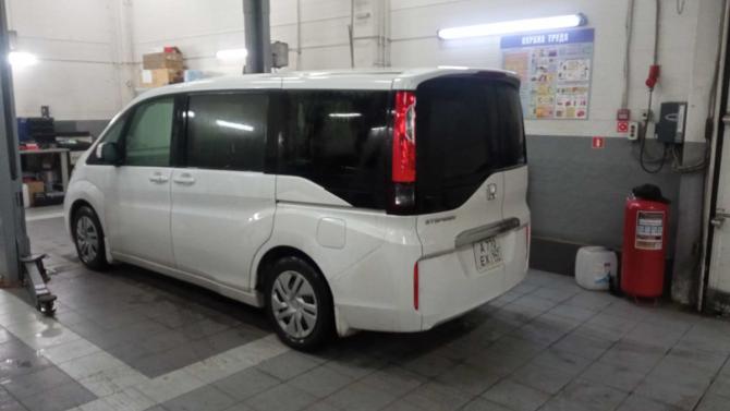Honda Stepwgn V с пробегом 2015 года, цена 1 510 000 рублей, 193413 км, минивэн, Автокод Объявления