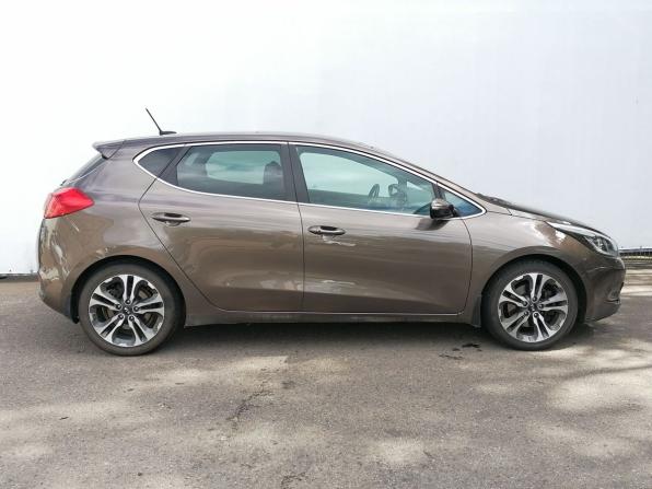 Kia Ceed II с пробегом 2013 года, цена 985 000 рублей, 260942 км, хэтчбек, Автокод Объявления