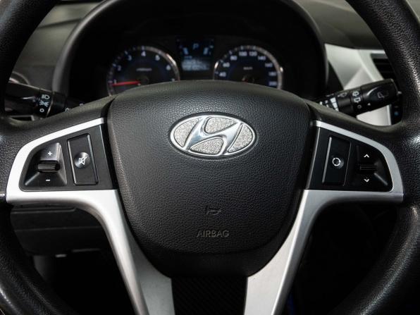 Hyundai Solaris I с пробегом 2011 года, цена 650 000 рублей, 210042 км, хэтчбек, Автокод Объявления