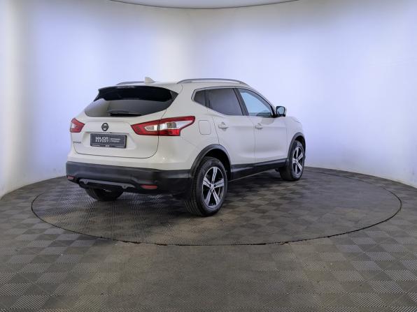 Nissan Qashqai II с пробегом 2017 года, цена 1 850 000 рублей, 102181 км, внедорожник, Автокод Объявления