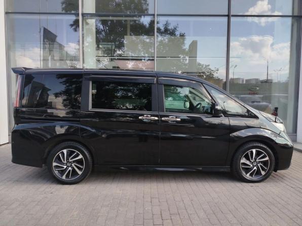 Honda Stepwgn V с пробегом 2016 года, цена 1 850 000 рублей, 96573 км, минивэн, Автокод Объявления