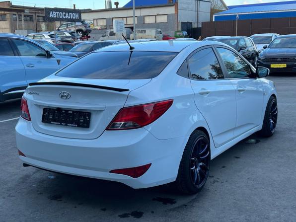 Hyundai Solaris I Рестайлинг с пробегом 2016 года, цена 840 000 рублей, 177000 км, седан, Автокод Объявления