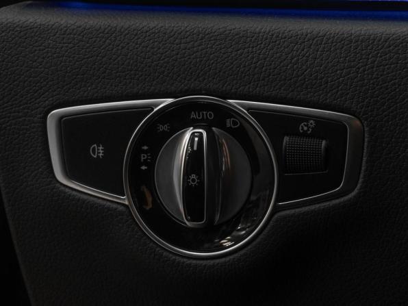 Mercedes-Benz E-Класс V (W213 S213 C238) Рестайлинг с пробегом 2021 года, цена 4 049 000 рублей, 57480 км, седан, Автокод Объявления